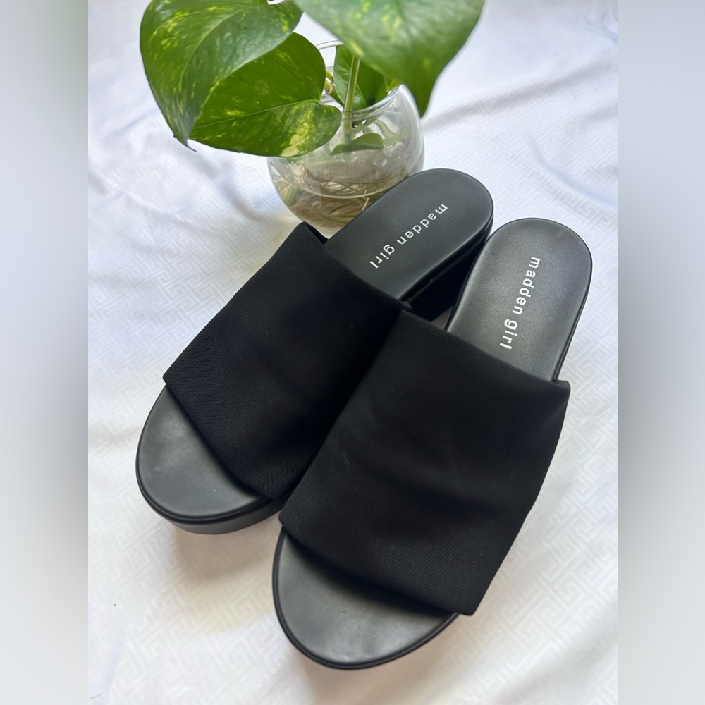 Madden Girl wedge sandal Y2K inspired